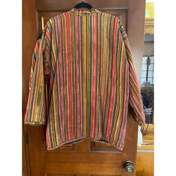 GUATEMALAN TEXTILE & VELVET
EMBROIDERED FLORAL OPEN JACKET - Picture 7 of 7